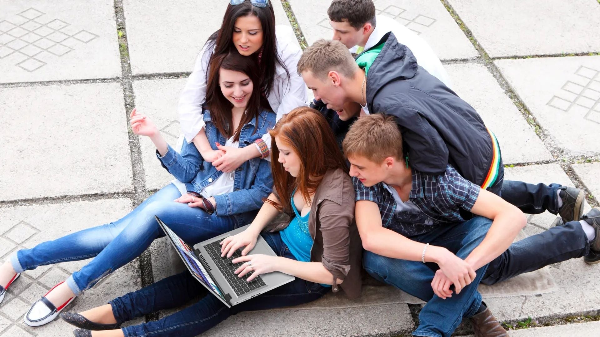 Laptop Acer Aspire Go AG15-72P-54GY (NX.JRRSV.002) – Thiết kế mỏng nhẹ