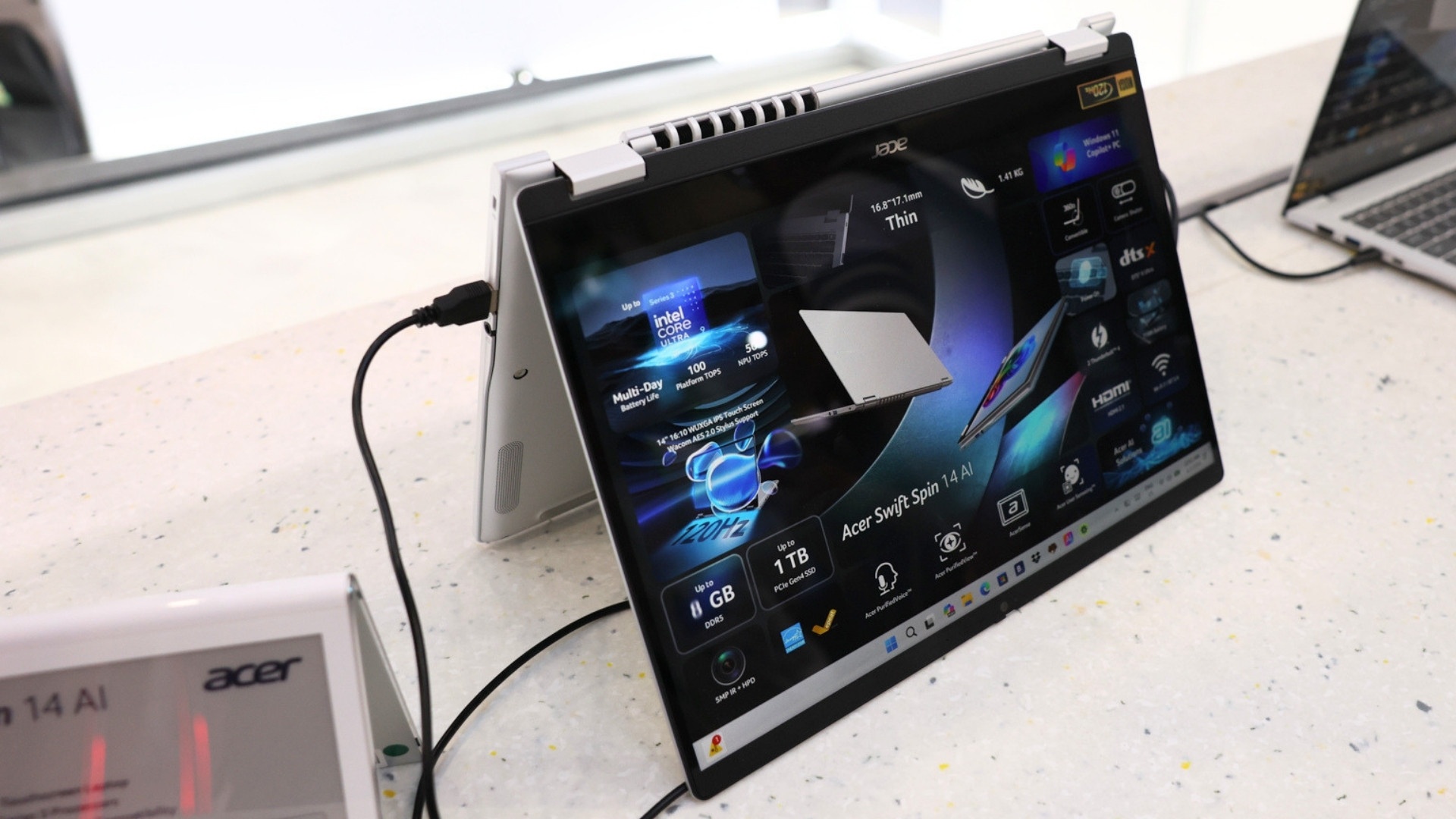 Acer Swift Spin 14 AI là mẫu laptop xoay gập 360 độ cao cấp