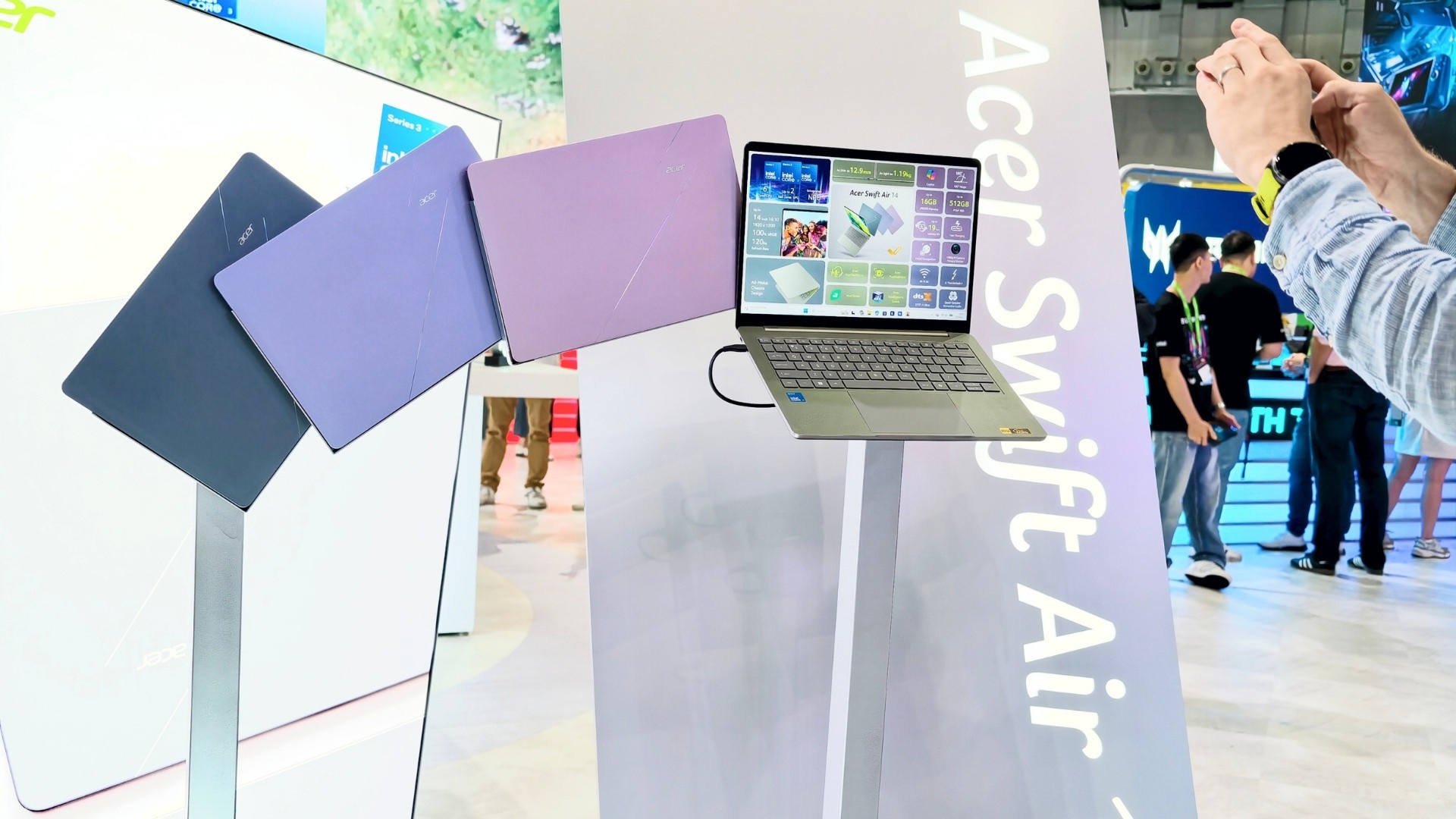 Acer Swift Air 14 là chiếc laptop siêu mỏng nhẹ