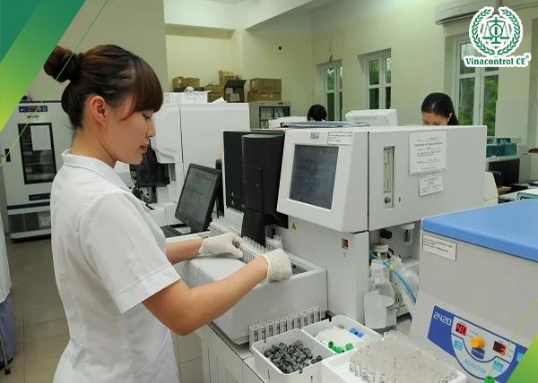 Việc kiểm định định kỳ giúp&nbsp;phát hiện sớm các sai lệch kỹ thuật trước khi&nbsp;ảnh hưởng đến quá trình khám chữa bệnh