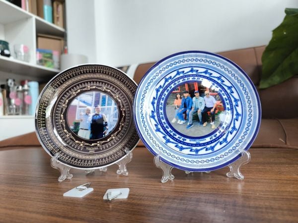 Mẫu đĩa ảo in 3D hút chân không sắc nét quà tặng trưng bày sang trọng tại Con Hiu Hồng Gift
