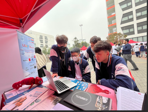 LEAP Vietnam cùng Istituto Marangoni tại Trường THPT Phenikaa | Khi công nghệ và sáng tạo gặp nhau trên hành trình Du học Pháp bằng tiếng Anh