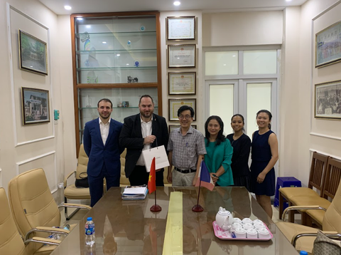 Du học Pháp bằng tiếng Anh – LEAP Vietnam đồng hành cùng Trường THPT Chuyên Ngoại Ngữ, Đại học Quốc gia Hà Nội