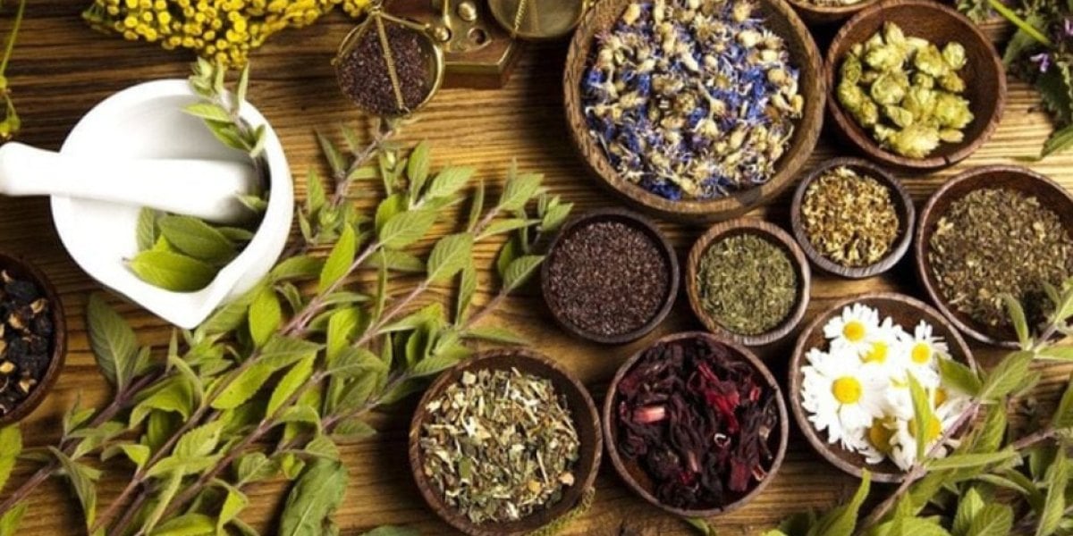 Vì Sao Nước Trà Để Lâu Chuyển Màu Đỏ? Khi Nào Yên Tâm, Khi Nào Nên Xử Lý Ngay