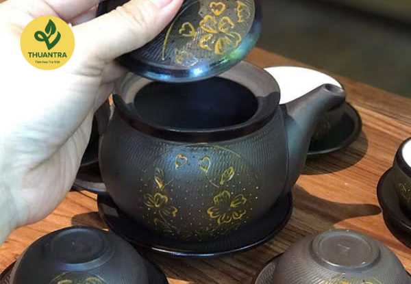 thưởng thức Trà Xanh Đặc Sản