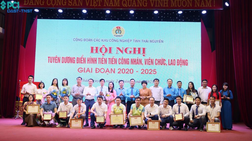 HỘI NGHỊ TUYÊN DƯƠNG ĐIỂN HÌNH TIÊN TIẾN CNVCLĐ GIAI ĐOẠN 2020-2025