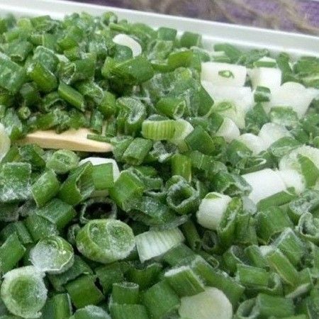 Cách Bảo Quản Hành Lá Trong Ngăn Đá Không Bị Thâm
