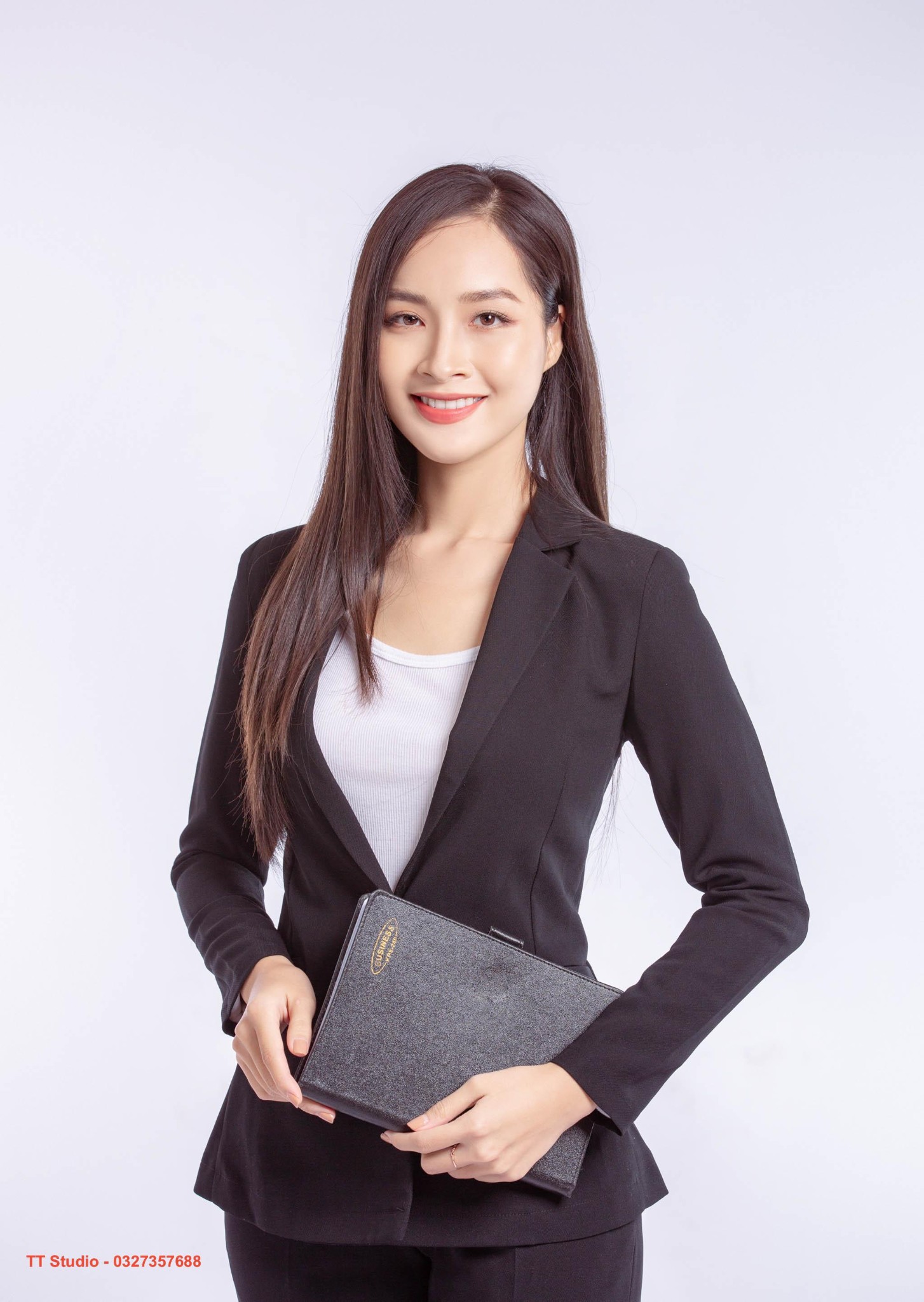 Chị Ngân – CÔNG TY CỔ PHẦN TAKARA BELMONT COSMETICS