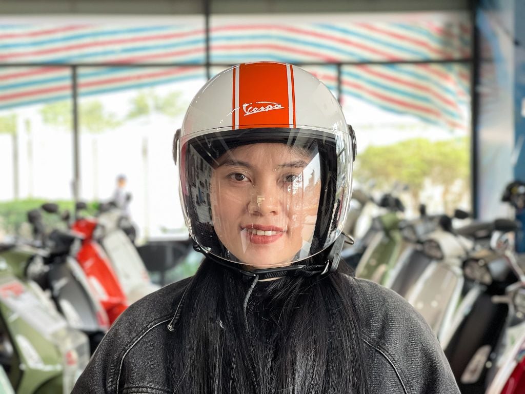 Hình Ảnh Thực Tế&nbsp;Mũ Bảo Hiểm 3/4 Vespa QCVN tại FMG Mobility | Motoplex Hanoi