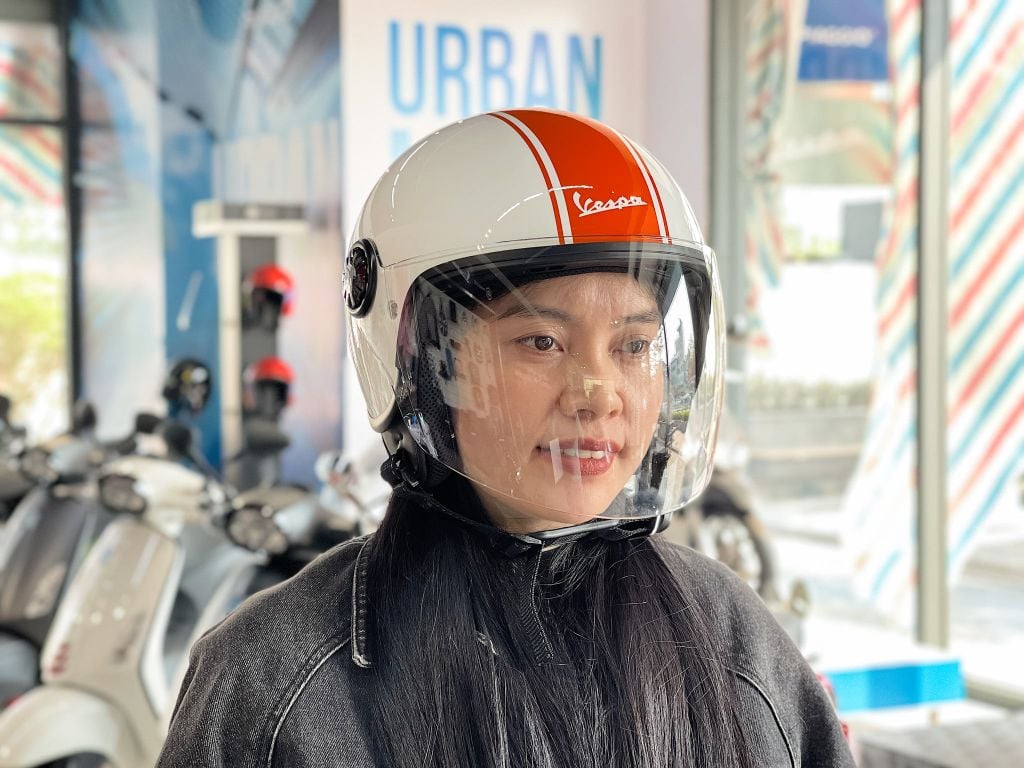 Hình Ảnh Thực Tế&nbsp;Mũ Bảo Hiểm 3/4 Vespa QCVN tại FMG Mobility | Motoplex Hanoi