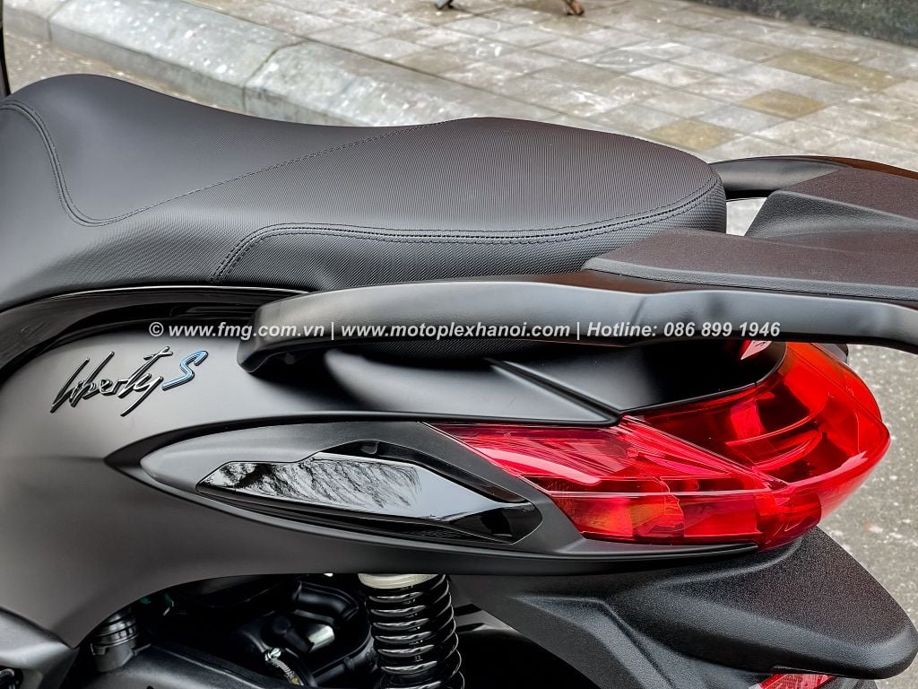 Hệ thống&nbsp;đèn mí Led&nbsp;điều hướng&nbsp;nhằm mang đến sự thoải mái và an toàn tối đa cho người sử dụng.