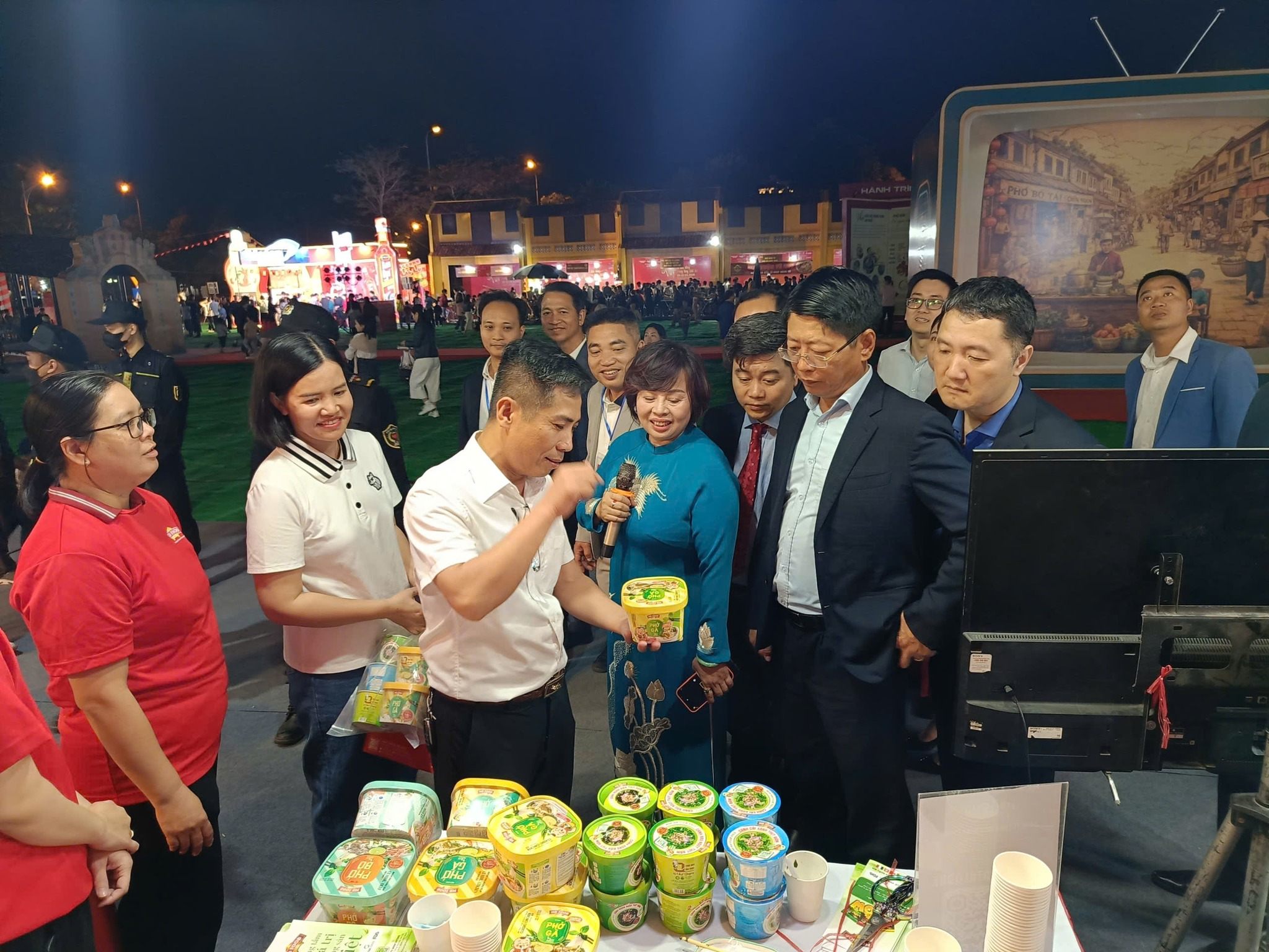 MDFOOD vinh dự đón tiếp lãnh đạo tỉnh và nghệ nhân tại Festival Phở 2026
