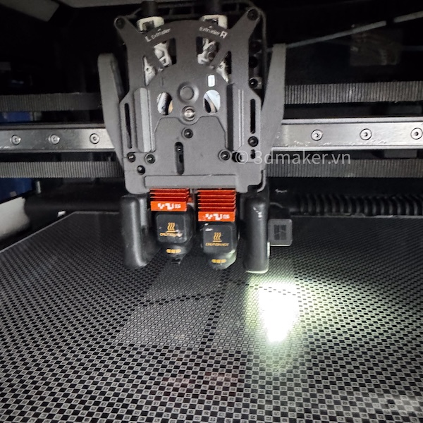 Máy in 3D FDM Bambu Lab H2D Vision Encoder tại xưởng 3DMaker gần VSIP I