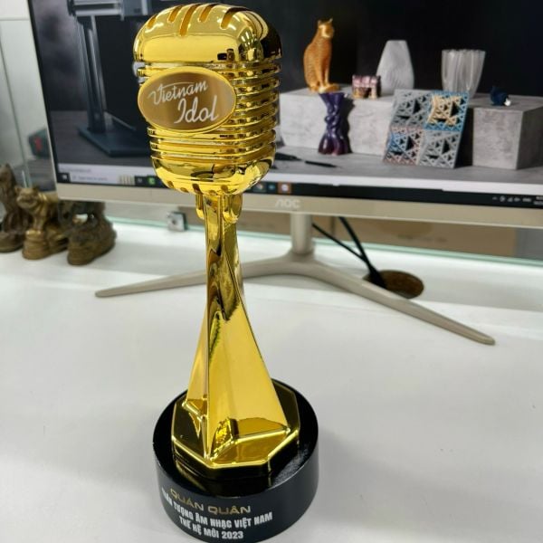 Cúp Vietnam Idol - 3DMaker Cúp Vietnam Idol mạ vàng in 3D custom - 3DMaker
