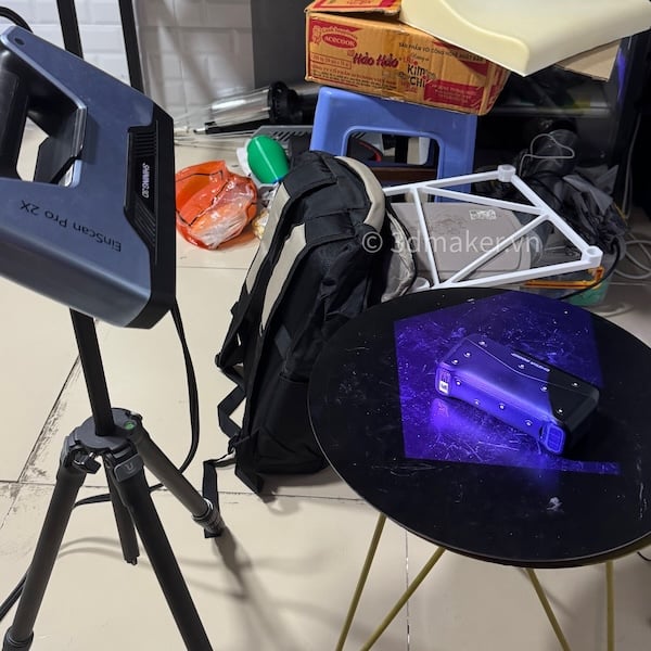 3D scanning an existing part on a turntable to rebuild it as a printable file