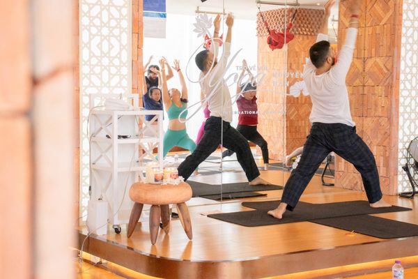 Himalaya đồng hành cùng California fitness Yoga