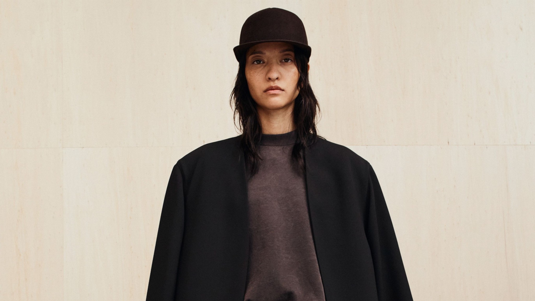 Fear of God Collection Nine: Khi sự tối giản chạm đến vẻ thanh lịch nữ tính