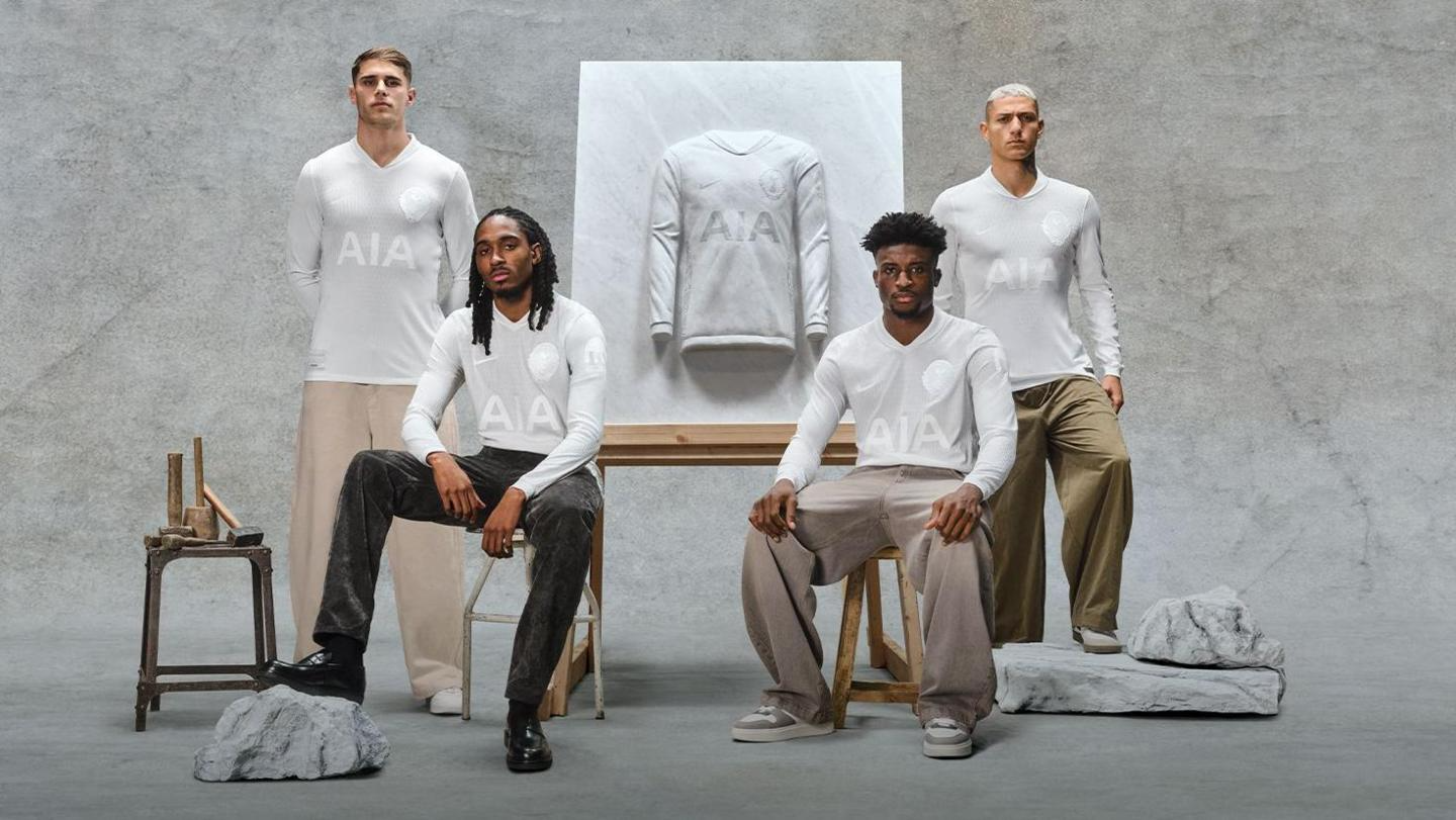 Bộ Sưu Tập Áo Đấu Kỷ Niệm 1901 Của Tottenham Và Nike