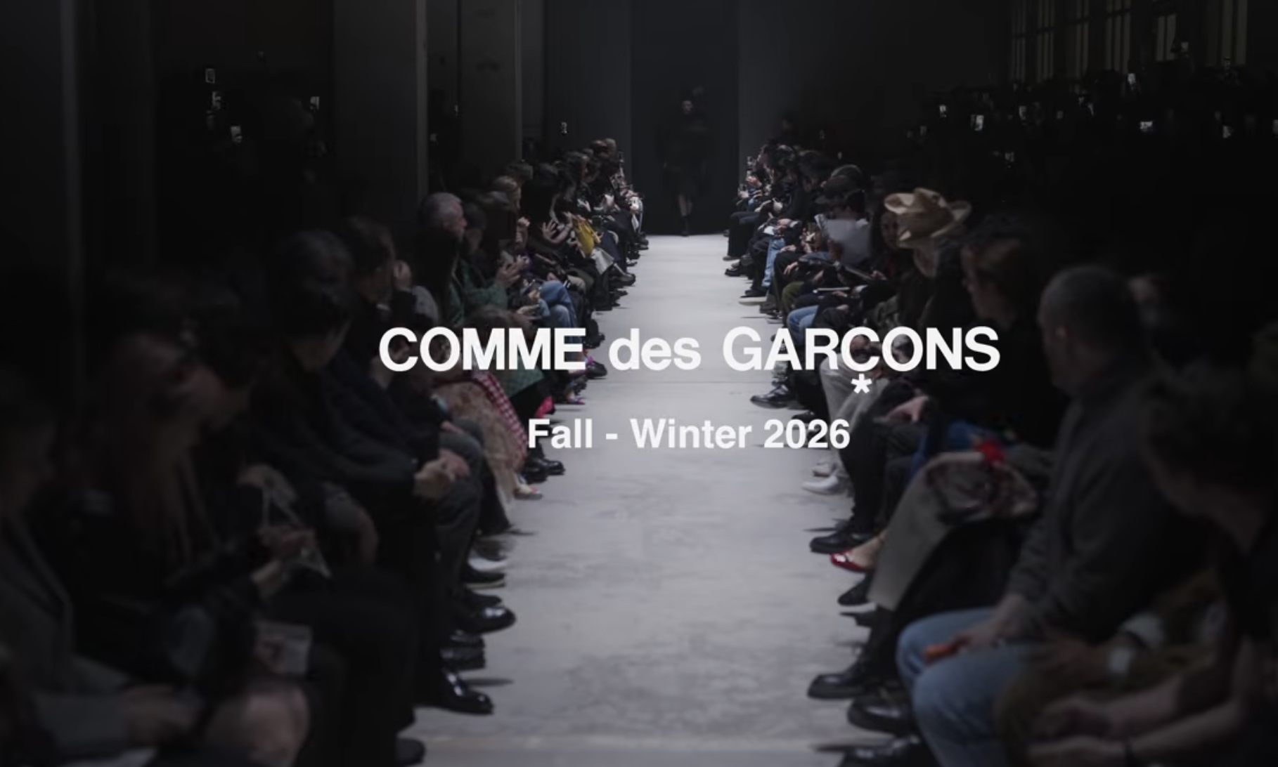 Comme des Garçons Thu Đông 2026: Khi Màu Đen Trở Thành Vũ Trụ