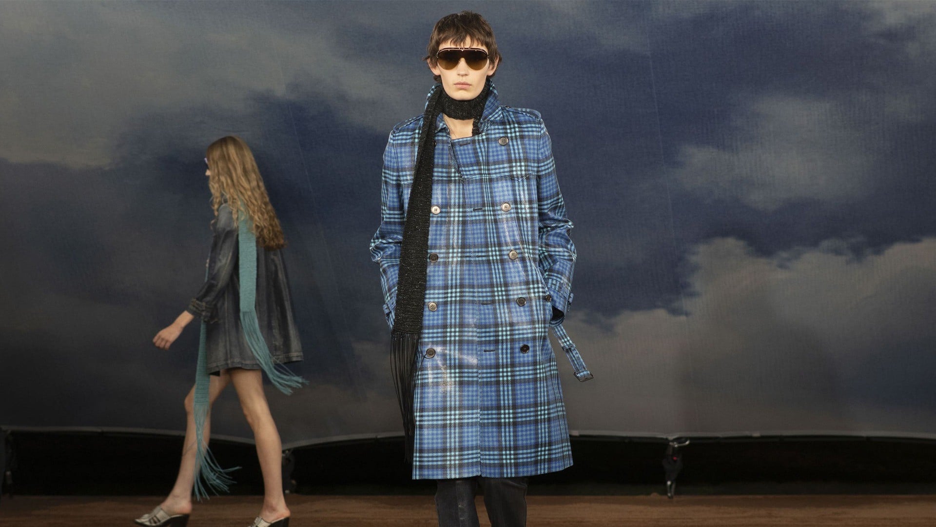 Burberry Xuân Hè 2026 và giai điệu mùa hè nước Anh