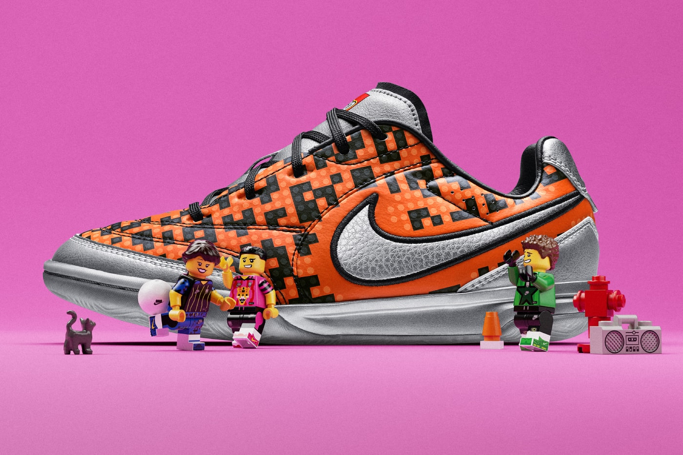 Nike Và Lego Biến Sân Cỏ Thành Thế Giới Sáng Tạo