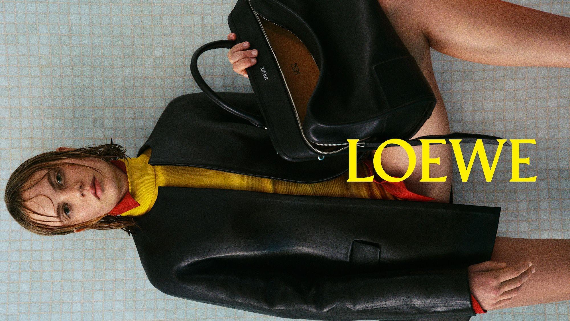 LOEWE Xuân Hè 2026: Bản Giao Cảm Của Ánh Nắng Và Chất Liệu