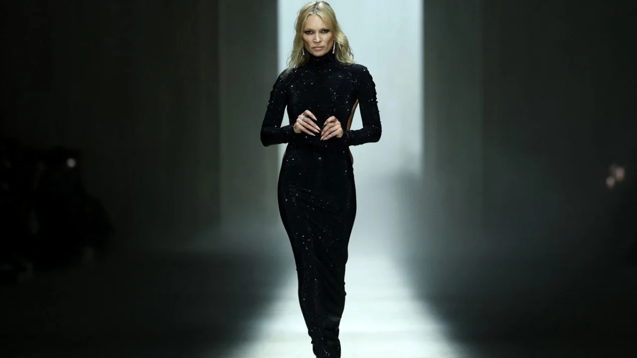 Kate Moss Và Cú Kết Màn Gucci Thu Đông 2026 Định Nghĩa Một Kỷ Nguyên
