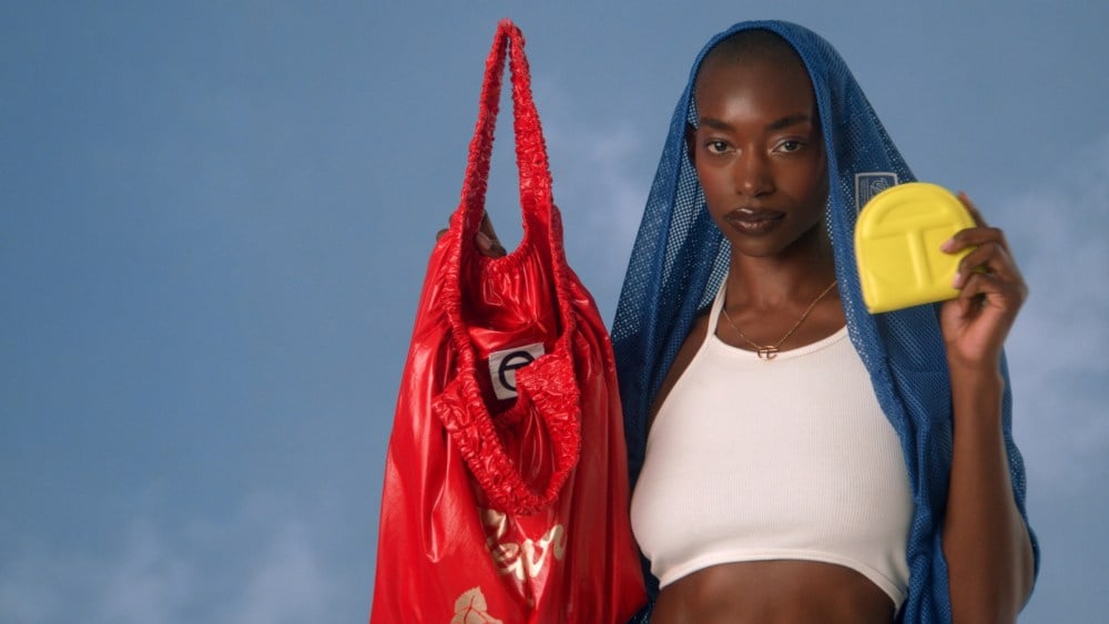 TELFAR trình làng túi Plastic Bag lấy cảm hứng từ New York