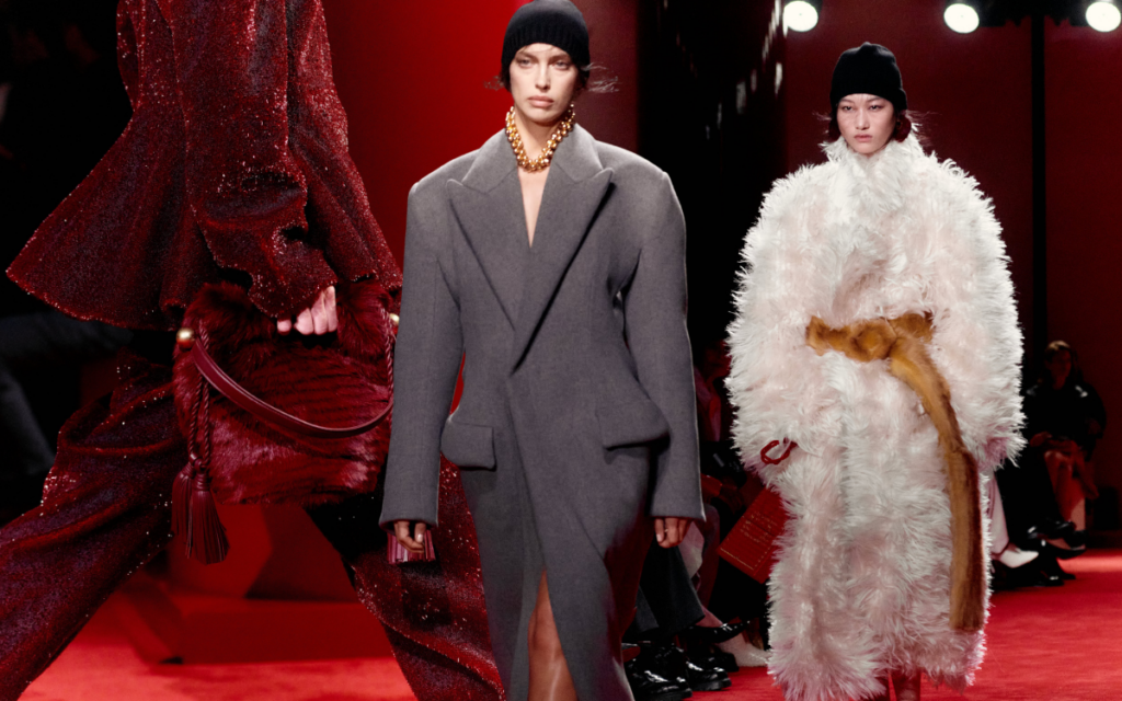 Bottega Veneta FW26: Dấu Ấn Của Louise Trotter Được Thể Hiện Rực Rỡ Qua Vẻ Đẹp Ý