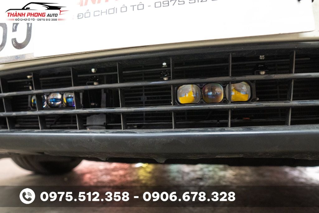 ford focus lắp đèn trợ sáng