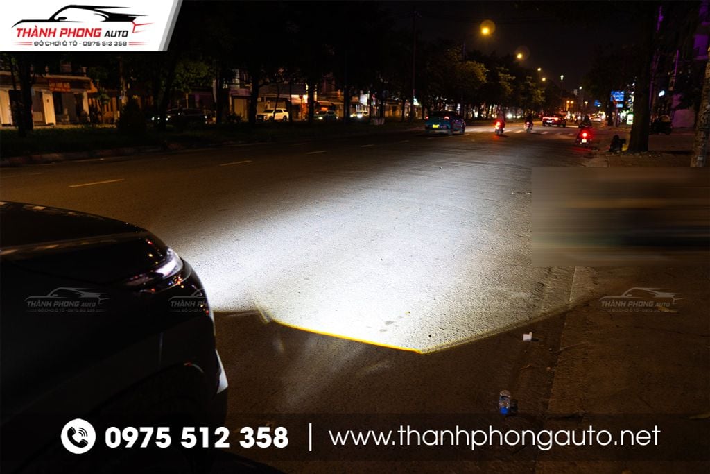 xpander cross 2026 độ bi gầm