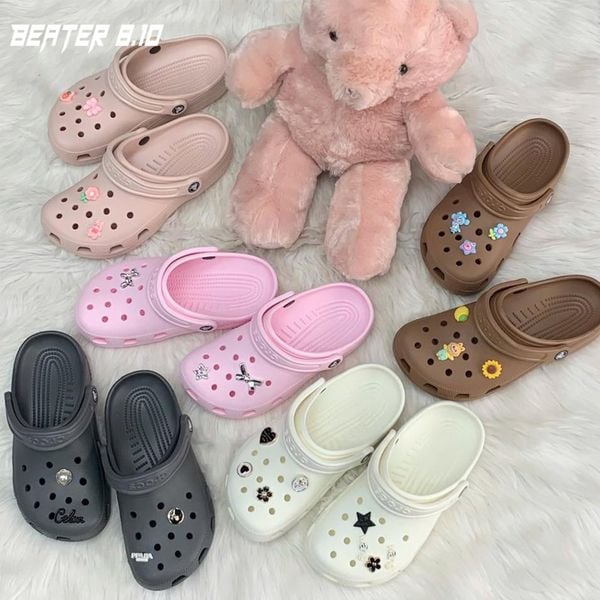 Xu hướng dép sandal và dép thời trang 2025