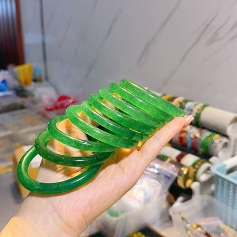 Vòng Tay Phong Thủy Màu Xanh Hợp Mệnh Nào?