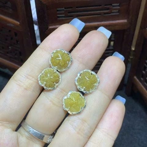 Bông tai cỏ bốn lá đá quý: ý nghĩa & cách chọn