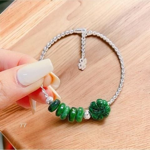 Lắc tay cỏ 4 lá bạc và vàng: phân biệt & bảng giá