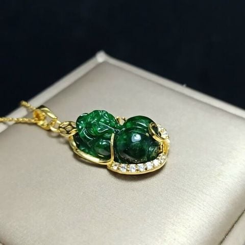 Mặt Dây Chuyền Phong Thủy Theo Mệnh: Chọn Đá Và Hình