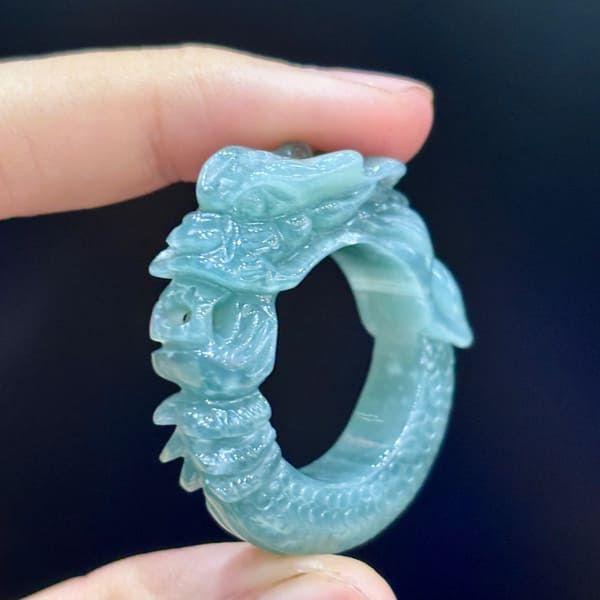 Nhẫn Phỉ Thúy Lam Ngọc Chạm Rồng