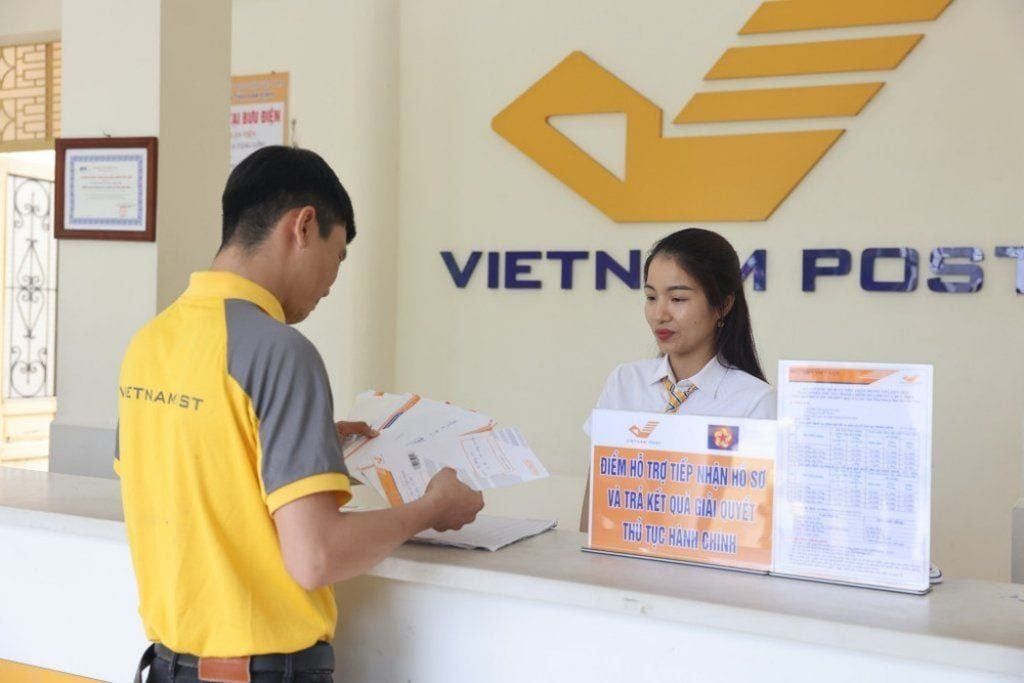 Cách gửi giấy tờ qua bưu điện như thế nào? Chi phí & lưu ý