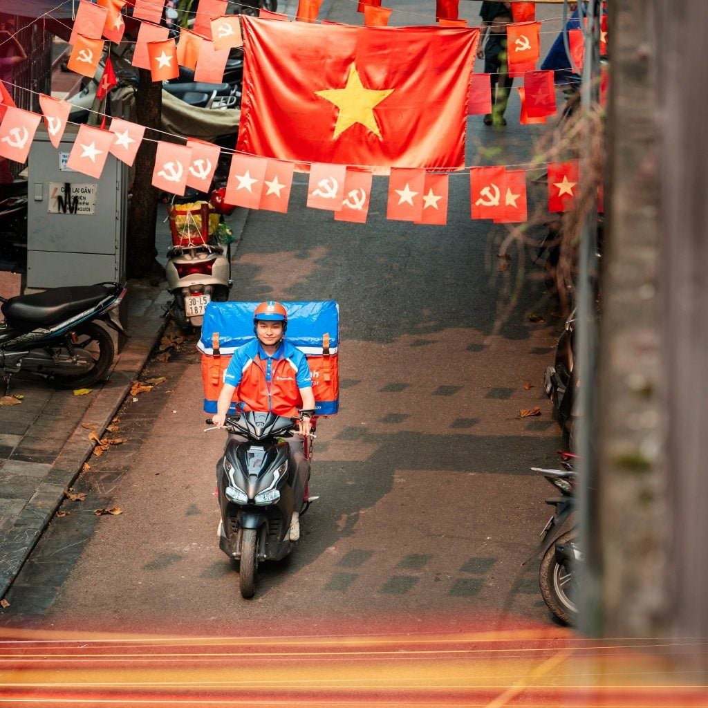 Lịch làm việc của GHN: Chủ nhật shipper có giao hàng không?
