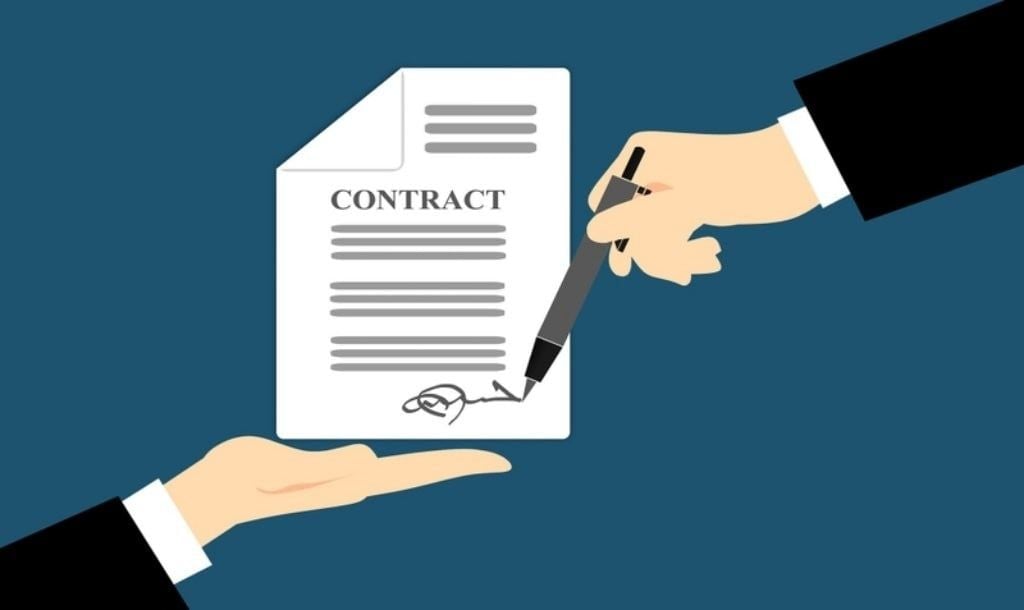 Nên chọn dịch vụ giao hợp đồng pháp lý nào uy tín, giá tốt?