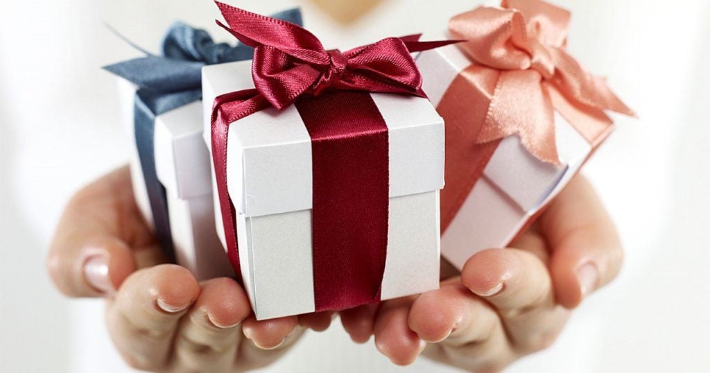Dịch vụ tặng quà tận nhà an toàn, nhanh chóng, cước tốt