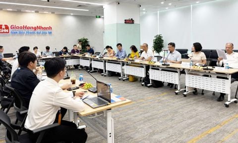 Ủy ban KHCN&MT khảo sát thực tiễn thi hành Luật Bưu chính tại Giao Hàng Nhanh
