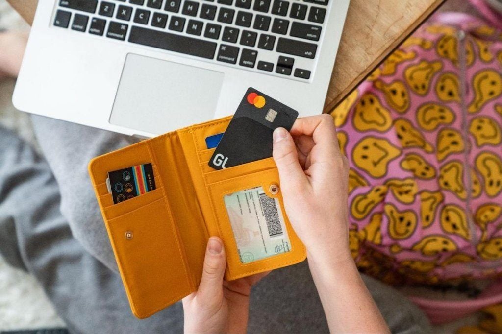 Mã bưu chính thẻ tín dụng là gì? Vai trò & Cách điền chính xác