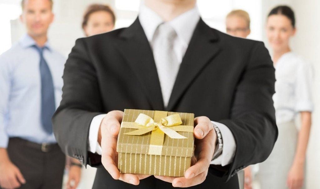 15+ quà tặng kỷ niệm thành lập công ty ý nghĩa và tinh tế