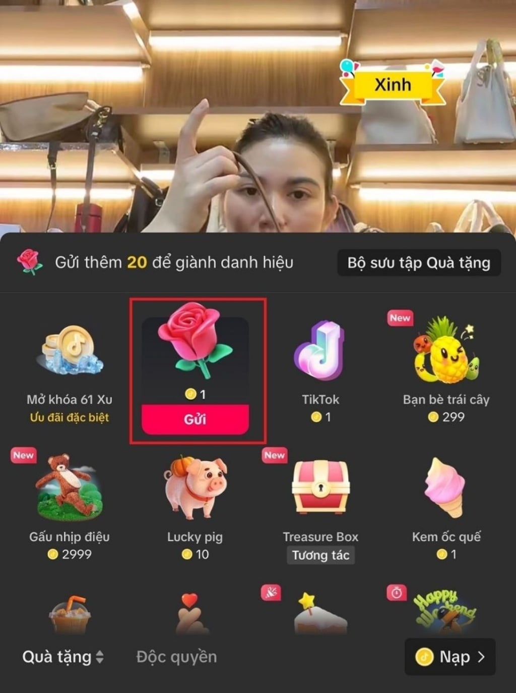 Thao tác gửi tặng bông hồng khi xem livestream TikTok
