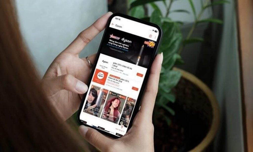 Bấm nút chia sẻ trên ứng dụng Shopee để lấy liên kết video