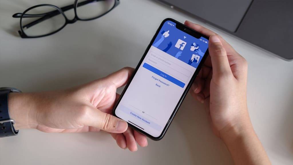 Tầm quan trọng của quản lý thiết bị đăng nhập Facebook đối với các shop