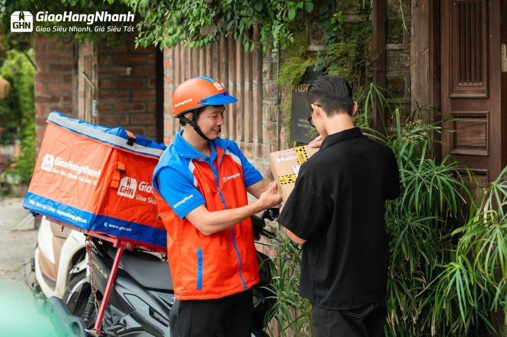 Đội ngũ shipper GHN chuyên nghiệp