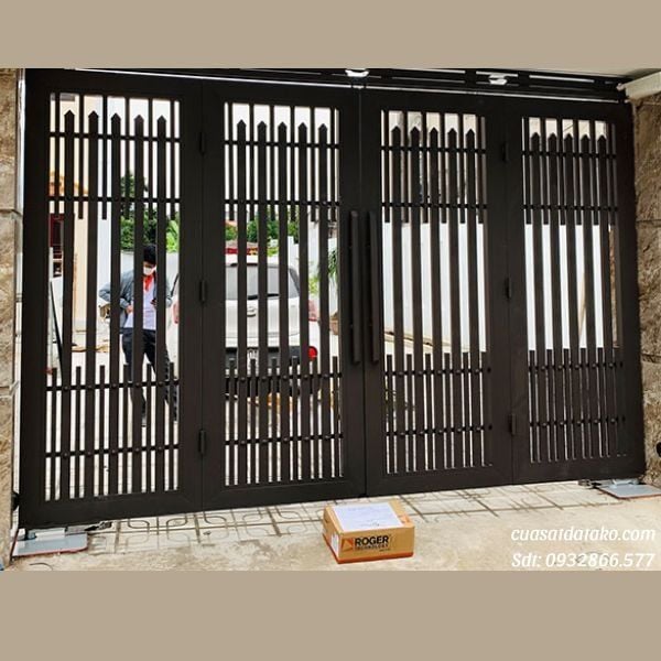 cửa cổng tự động âm sàn 4 cánh