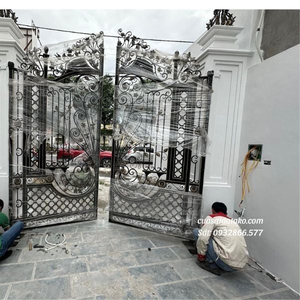 cửa cổng tự động âm sàn mỹ thuật